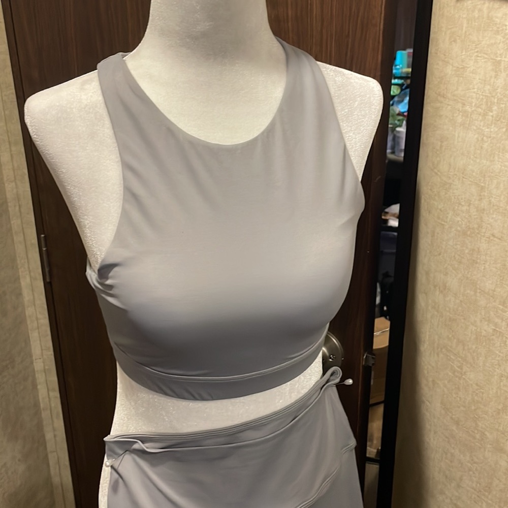 Active wear set in shade Moon